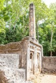 17908183-gede-ruins-in-kenya-are-the-remains-of-a-swahili-town-typical-of-most-towns-along-the-east-african-c